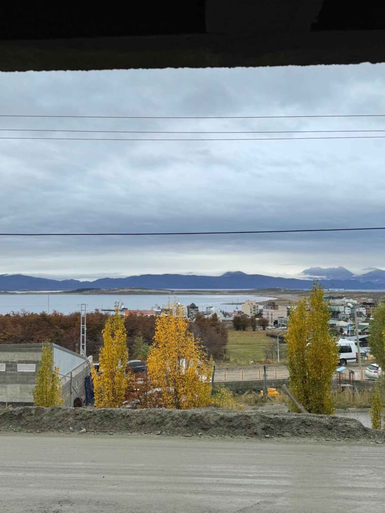 Mirando Al Canal Ushuaia Esterno foto