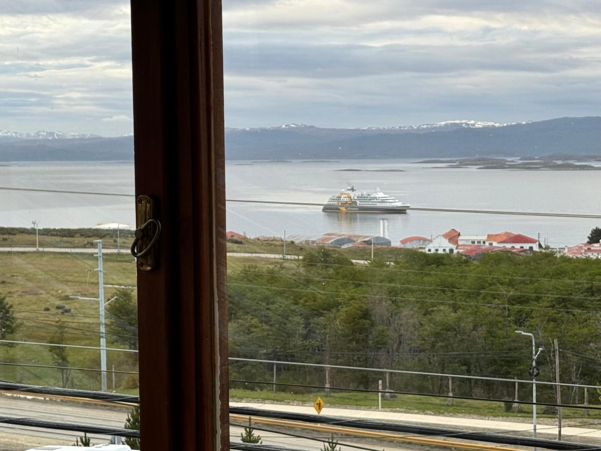 Mirando Al Canal Ushuaia Esterno foto